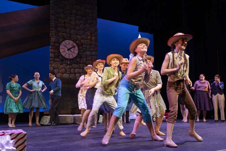 PerformingArts_JazzNutcracker_2022-28.jpg